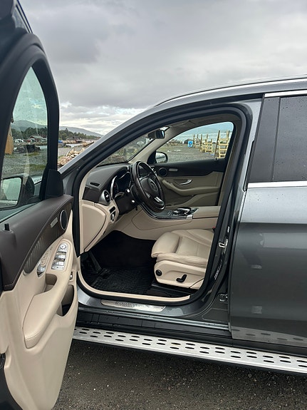 Mercedes-Benz GLC220 d 28 of 30
