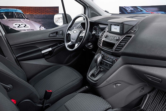 Ford Transit Connect 9 of 22