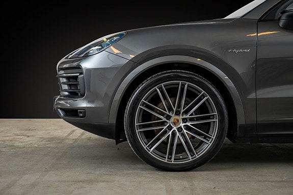 Porsche Cayenne Coupe 4 of 5