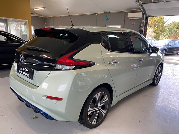 Nissan Leaf 4 of 5