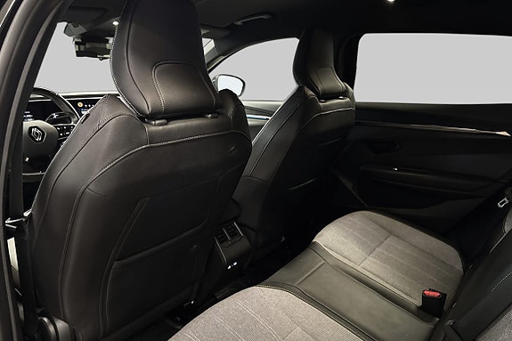 Bakseter med luksuriøs kombinasjon av skinn og tekstil.