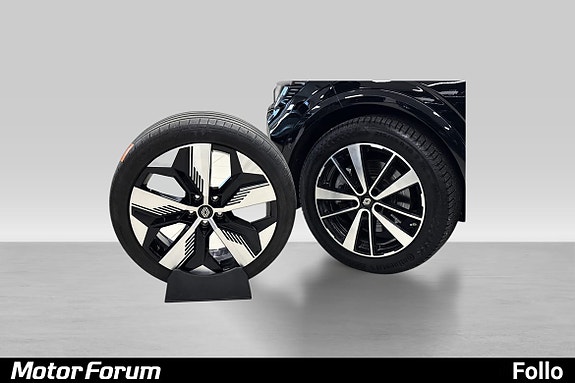 Moderne hjuldesign i svart og sølv – stil møter funksjon.