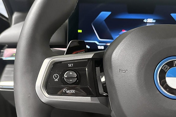 BMW i5 5 of 5