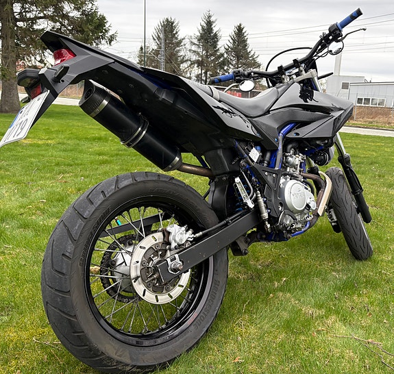 Yamaha WR 125 X 4 of 21