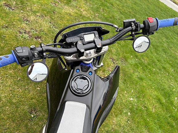Yamaha WR 125 X 9 of 21