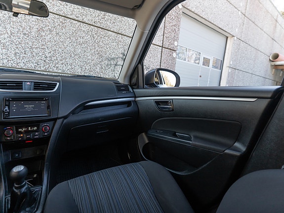 Suzuki Swift 26 of 30