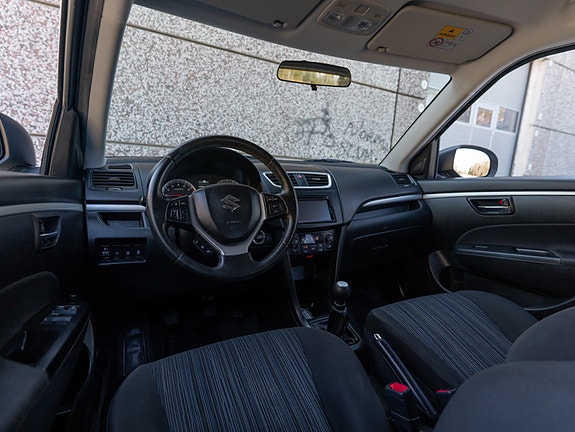 Suzuki Swift 19 of 30