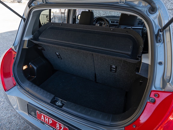 Suzuki Swift 17 of 30
