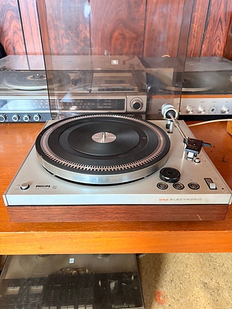 Philips 212 Electronic platespiller – vintage hi-fi klassiker