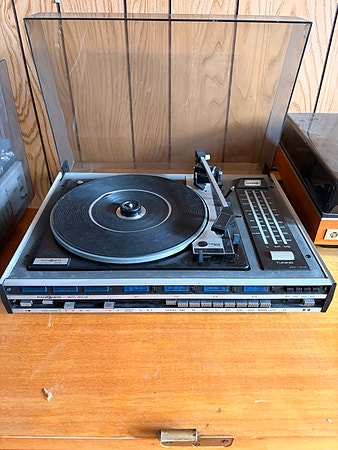 Radionette SM 4008 vintage stereoanlegg – platespiller og radio