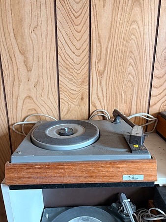 Vintage Garrard platespiller i trekasse – retro