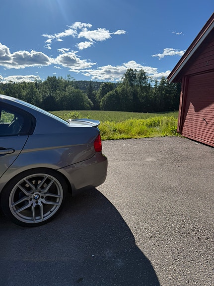 BMW 318d 6 of 14