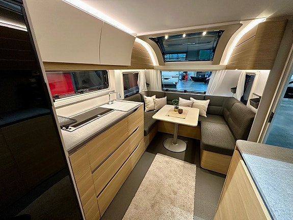 Bilde 19 av Adria Adora 522 UP 230Bredde - KLAR FOR SOMMER? Aircondition inkludert.