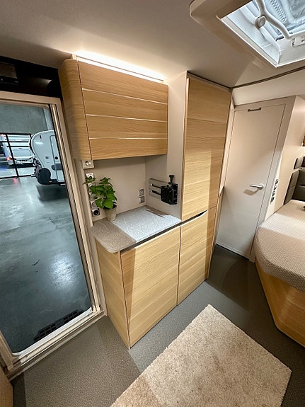 Bilde 13 av Adria Adora 522 UP 230Bredde - KLAR FOR SOMMER? Aircondition inkludert.