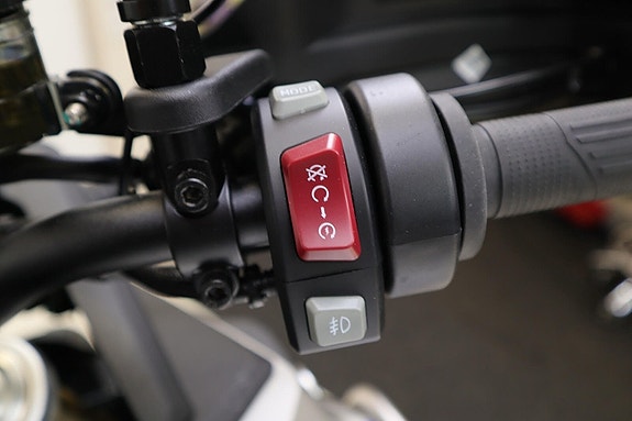 VOGE DS 900 X Black Knight 2 of 5
