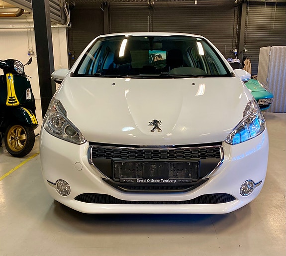 Peugeot 208 16 of 19