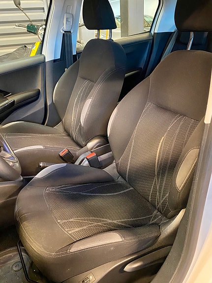 Peugeot 208 13 of 19
