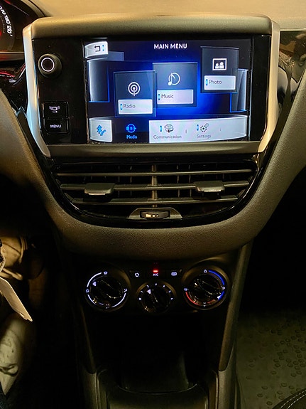 Peugeot 208 9 of 19