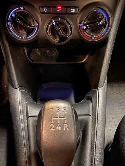 Peugeot 208 11 of 19