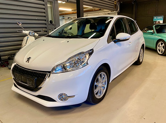 Peugeot 208 15 of 19