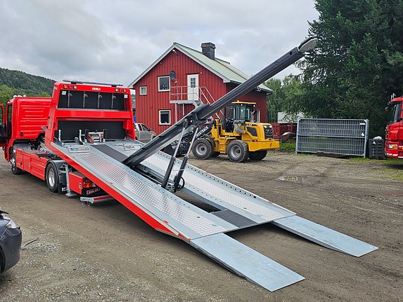 Mercedes-Benz Atego 1224 Automat med Isoli  Slide4 med bergingsbom og slisser. Rød og gul. LEVERINGSKLARE! 30 of 30