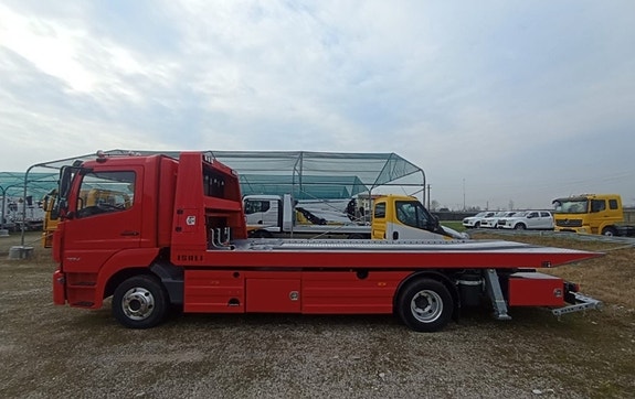 Mercedes-Benz Atego 1224 Automat med Isoli  Slide4 med bergingsbom og slisser. Rød og gul. LEVERINGSKLARE! 6 of 30