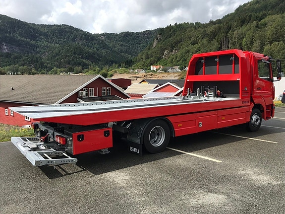 Mercedes-Benz Atego 1224 Automat med Isoli  Slide4 med bergingsbom og slisser. Rød og gul. LEVERINGSKLARE! 14 of 30