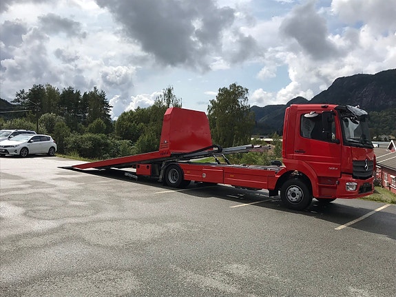 Mercedes-Benz Atego 1224 Automat med Isoli  Slide4 med bergingsbom og slisser. Rød og gul. LEVERINGSKLARE! 18 of 30