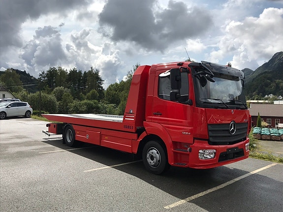 Mercedes-Benz Atego 1224 Automat med Isoli  Slide4 med bergingsbom og slisser. Rød og gul. LEVERINGSKLARE! 13 of 30