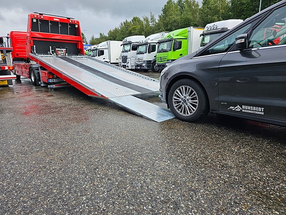 Mercedes-Benz Atego 1224 Automat med Isoli  Slide4 med bergingsbom og slisser. Rød og gul. LEVERINGSKLARE! 28 of 30