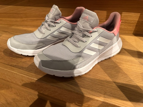 Adidas sneakers joggesko str. 38