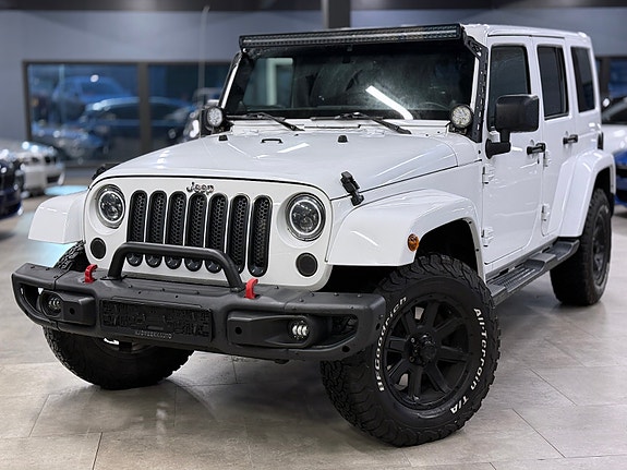 Jeep Wrangler 2 of 5