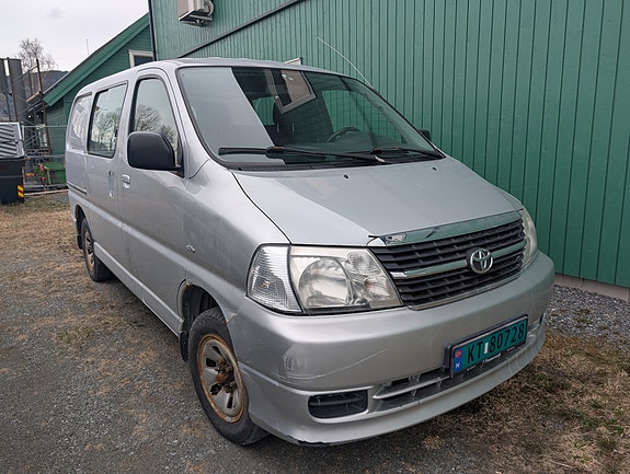 Toyota HiAce 3 of 5