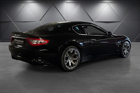 Maserati GranTurismo 5 of 21