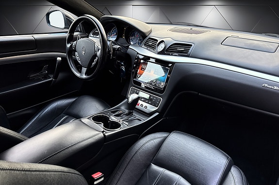 Maserati GranTurismo 12 of 21