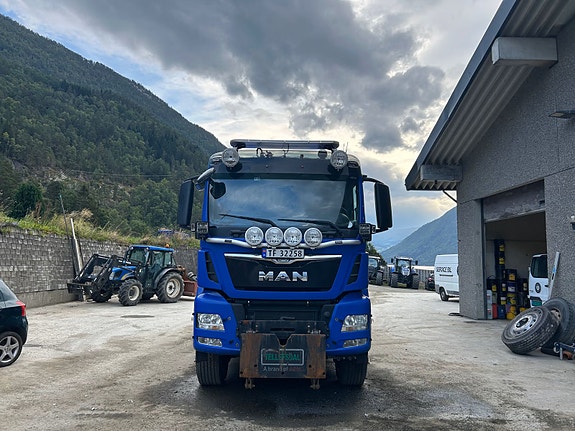 MAN TGS 18.480 4x4 brøytebil med midtmontert skjær 3 of 4