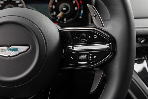 Aston Martin DB12 22 of 30