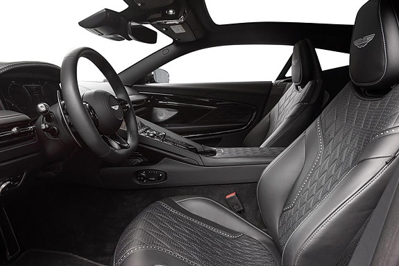 Aston Martin DB12 18 of 30