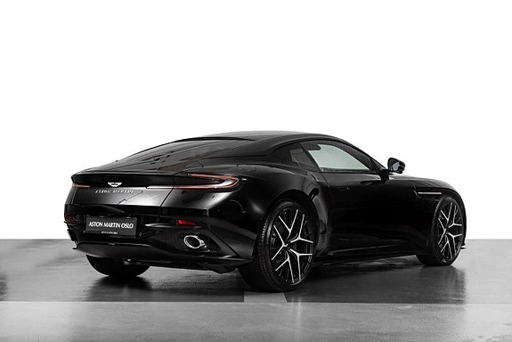 Aston Martin DB12 10 of 30