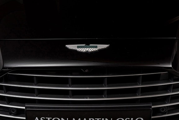 Aston Martin DB12 5 of 5