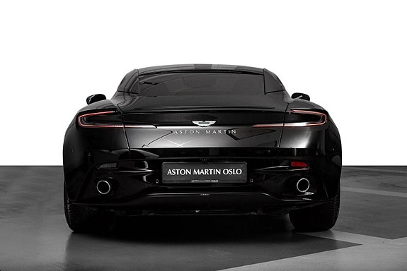 Aston Martin DB12 13 of 30