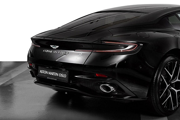 Aston Martin DB12 11 of 30