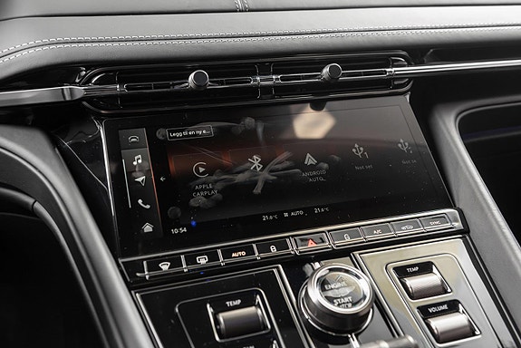 Aston Martin DB12 27 of 30