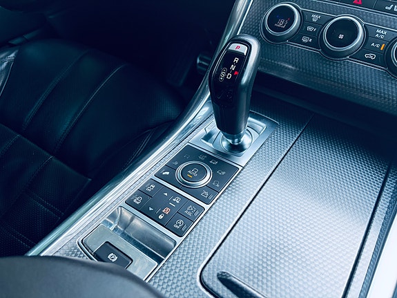Land Rover Range Rover Sport 22 of 30