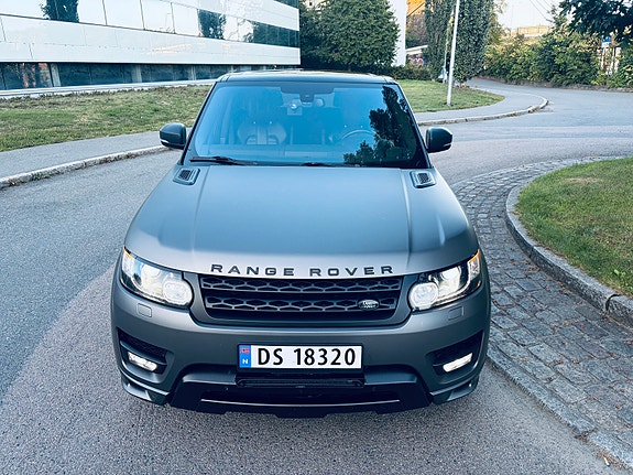 Land Rover Range Rover Sport 14 of 30