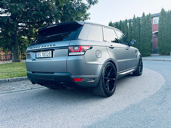 Land Rover Range Rover Sport 12 of 30
