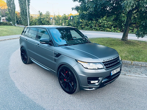 Land Rover Range Rover Sport 13 of 30
