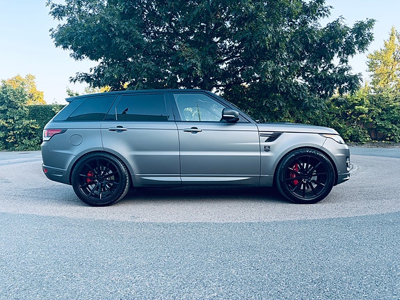 Land Rover Range Rover Sport 8 of 30