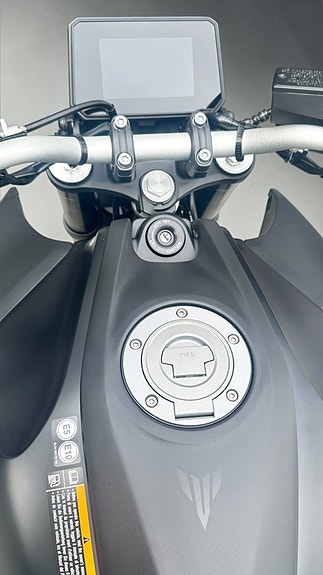Yamaha MT-07 7 of 8