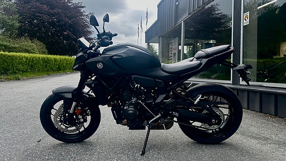 Yamaha MT-07 6 of 8